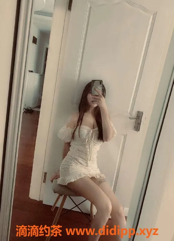 上海楼凤-长宁区重庆妹子，96年，700起服务