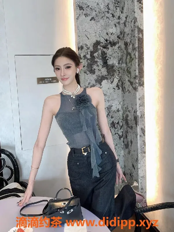 潍坊楼凤-高新区幂幂，173cm，23岁，100斤，1200元服务