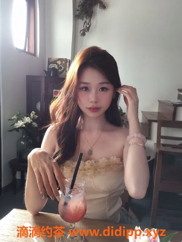 潍坊楼凤资源信息,奎文区小白，18岁，165cm，95斤，800元服务