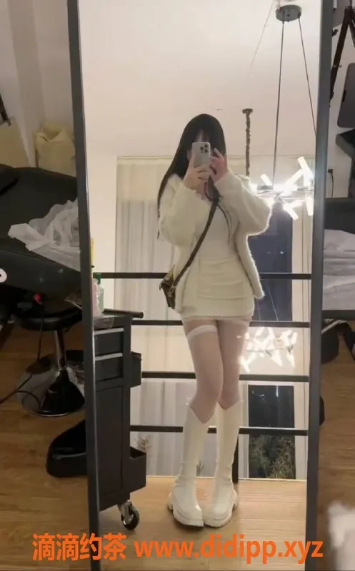 赣州楼凤资源信息,章贡嫩妹大奶，168cm 50kg，陪浴激情服务