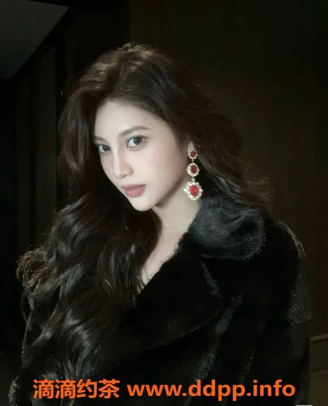 烟台楼凤资源信息,开发区极品少妇，6张起价，热情服务