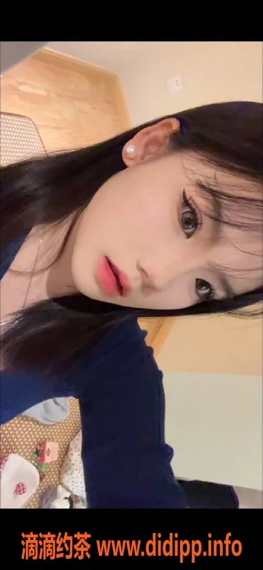 台州楼凤-台州小涵，18岁160cm，身体轻盈服务无套路