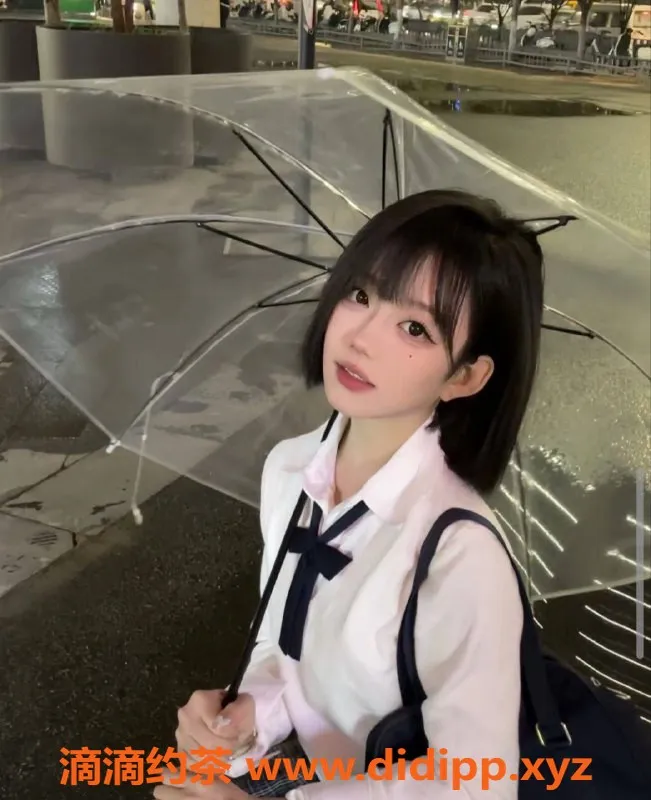 赣州楼凤-章贡04年学妹小雪，165cm，34B，陪浴激情服务