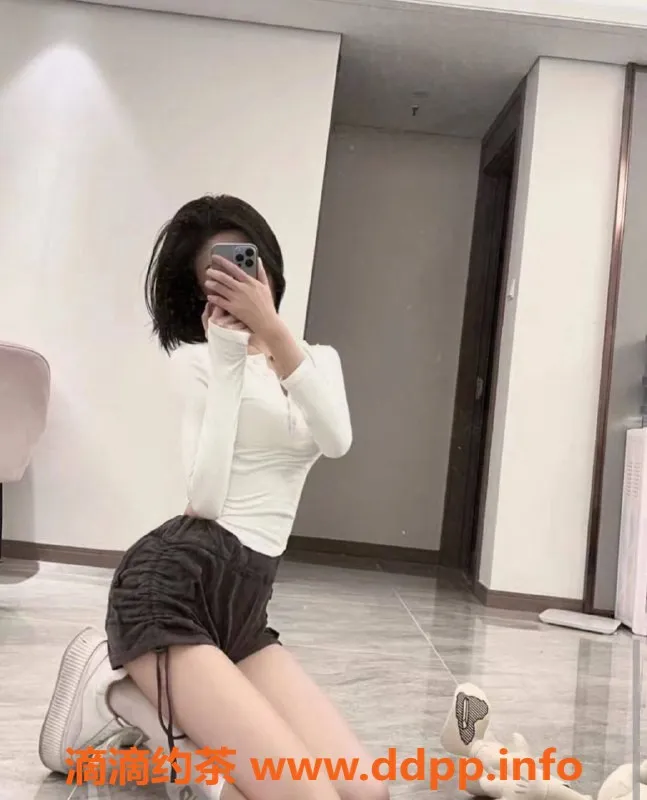 赣州楼凤-章贡04年学妹小雪，165cm，34B，陪浴激情服务