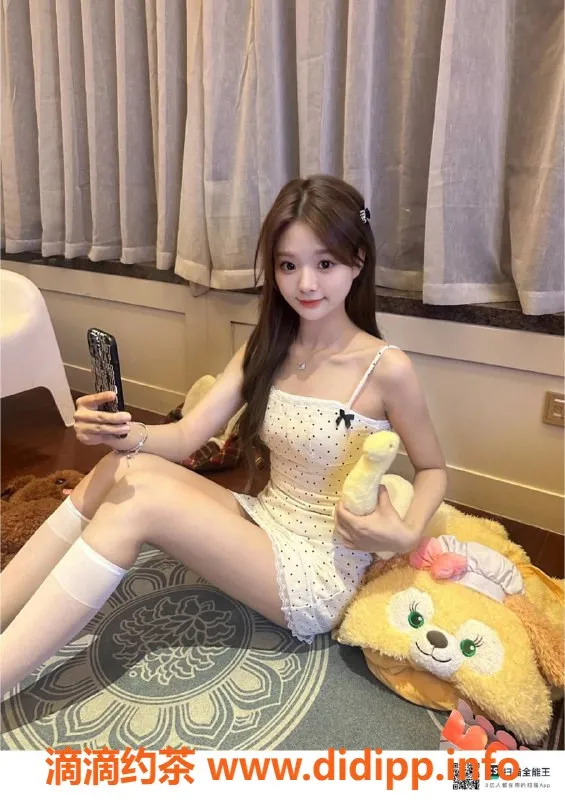 赣州楼凤-萌萌，18岁165cm，超听话台球助教等你来体验