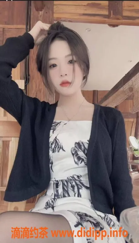 台州楼凤-台州小平果，20岁160cm，600P靠谱服务