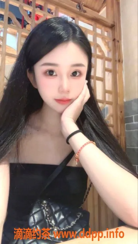 赣州楼凤-章贡香奈儿，05年嫩妹，36C皮肤白皙，800元起