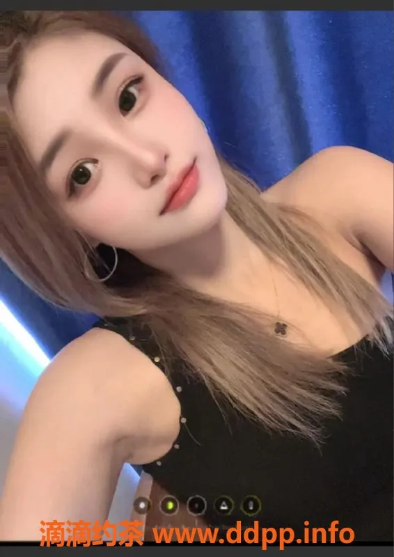赣州楼凤-梦梦：165身高，36C胸围，颜值高