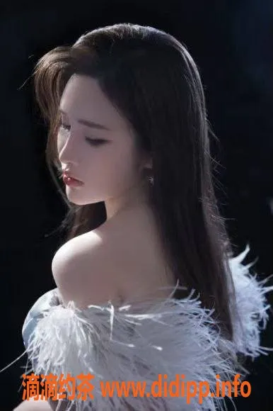 东莞楼凤-岚岚：24岁160cm，45kg迷人身材，夜课2800