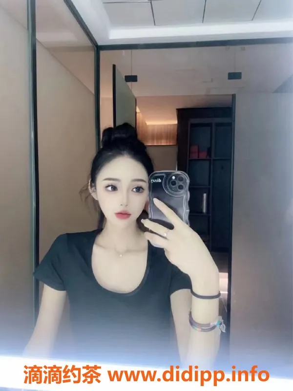 赣州楼凤-高端模特甜甜，170cm大长腿，34B胸围