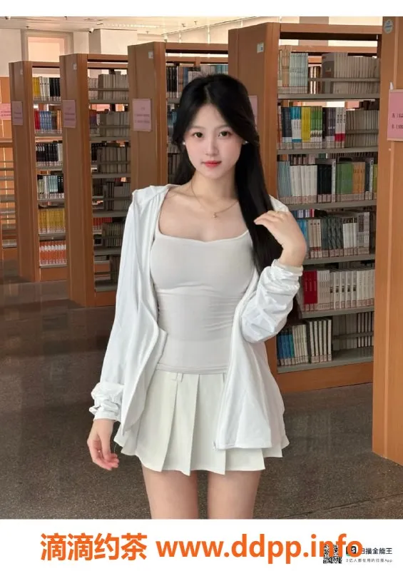 赣州楼凤-18岁波霸菜菜，身高165cm，价格700p