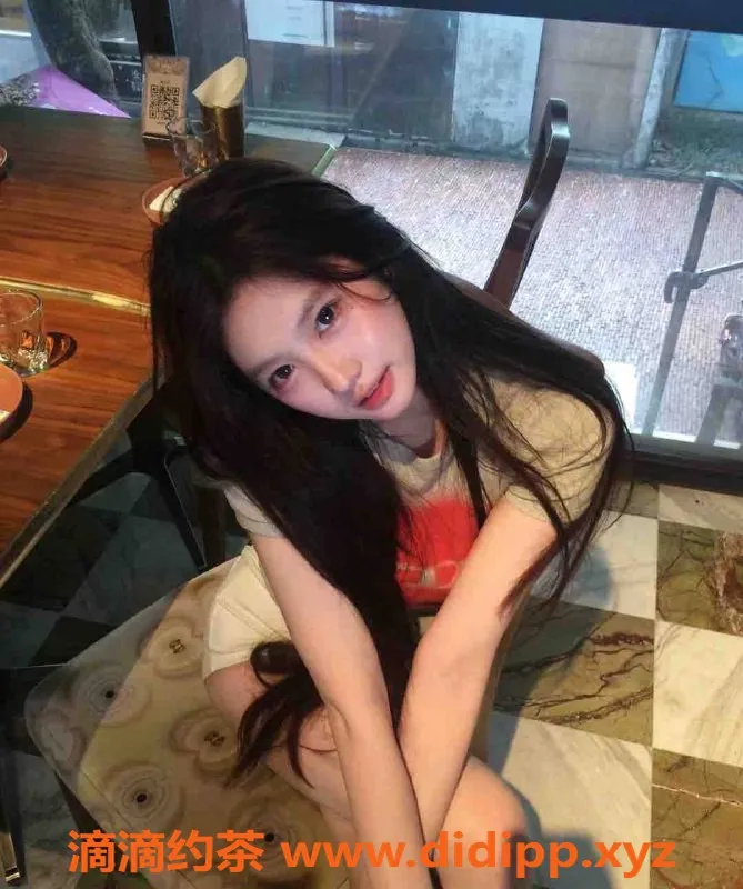 乌鲁木齐外围-乌市极品网红舞蹈系美女，169cm/96斤，3000元/次