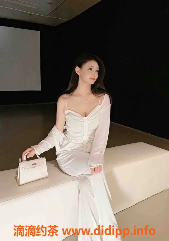 乌鲁木齐外围资源信息,乌市172D清纯美妞，3000元起可约