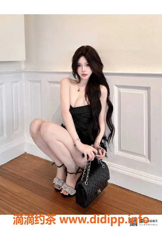 赣州楼凤-06模特小草 117cm 43kg 极品服务