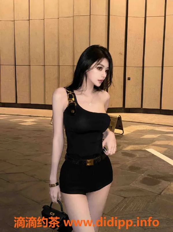 乌鲁木齐外围-乌市173高素质妹子，C罩杯可接吻，3000起