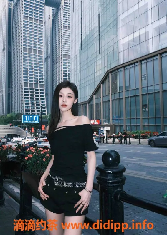 乌鲁木齐外围-乌市甜美洋气女孩，171身高C罩48斤