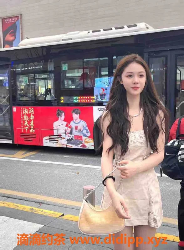 乌鲁木齐外围-乌市Cupid乌木鲁齐，170高特选美女 3000起