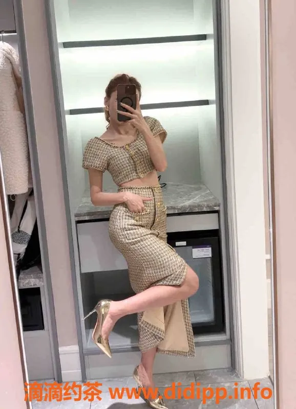 乌鲁木齐外围-乌市25岁大圈妹子，165高45重，3000起