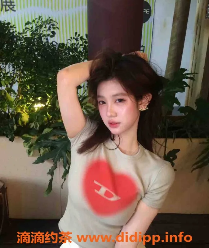 乌鲁木齐外围资源信息,乌市极品网红在读舞蹈系，169cm D罩杯