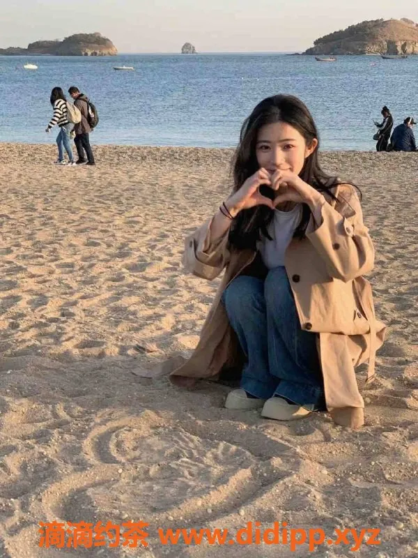 赣州楼凤资源信息,大三空乘兼职美眉，171cm D杯，完美比例