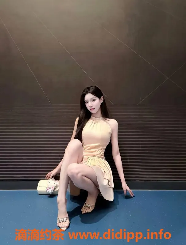 嘉兴楼凤-酥酥，秀洲区在校女大学生，身高168体重86