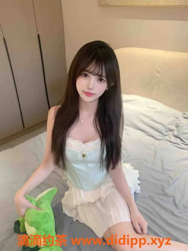 乌鲁木齐外围-乌市165cm甜美女友，3000元起，小长腿解锁多种姿势