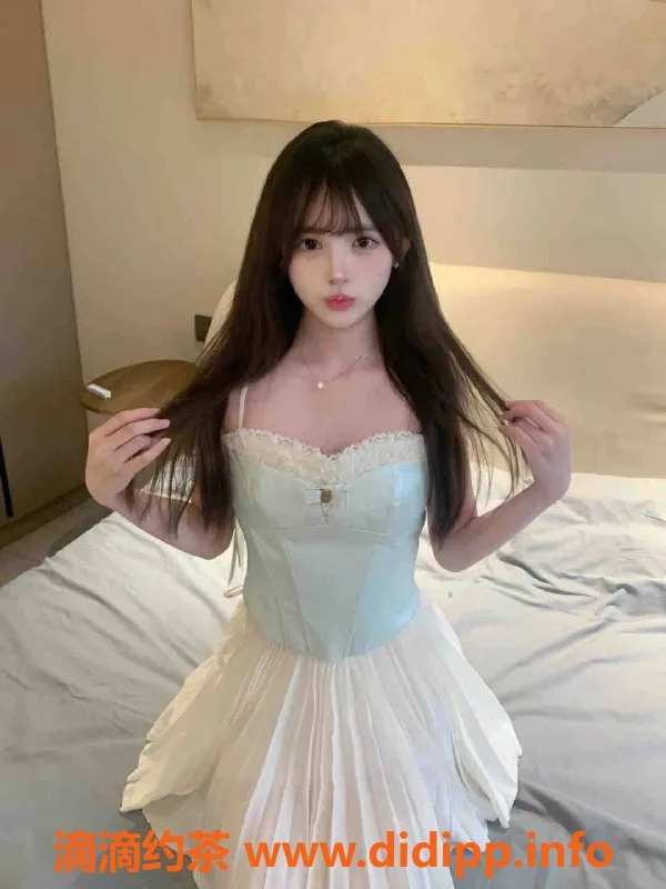 乌鲁木齐外围-乌市165cm甜美女友，3000元起，小长腿解锁多种姿势