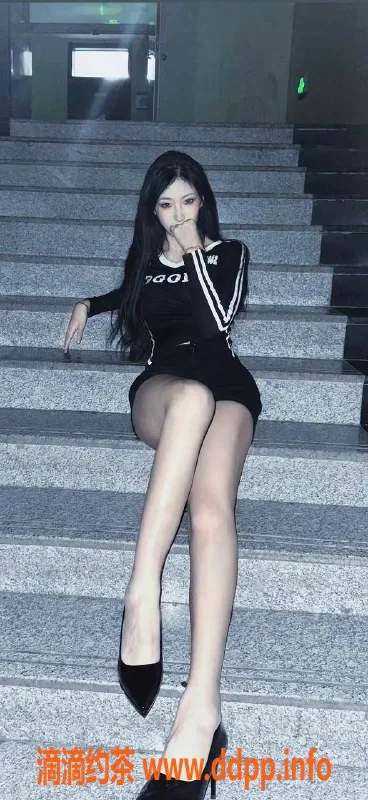 赣州楼凤资源信息,章贡区174高女大学生糕糕，身材诱人，服务超棒