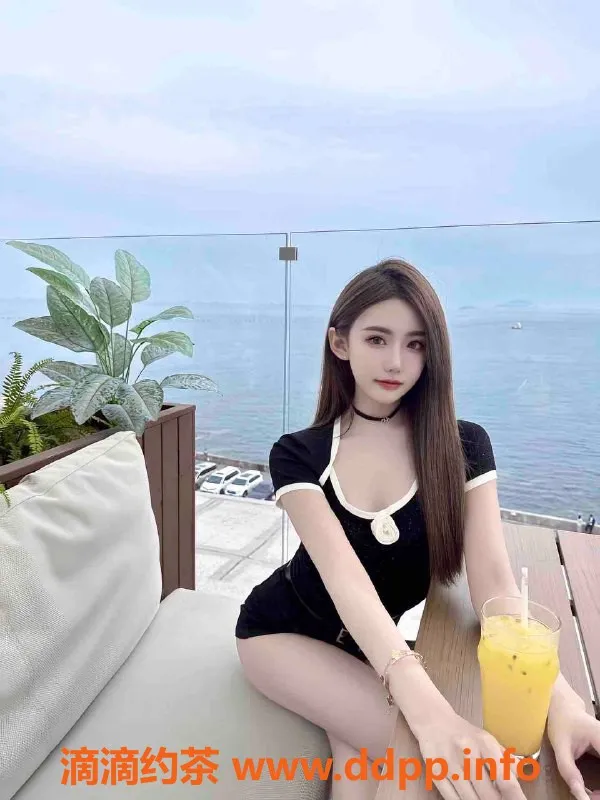 乌鲁木齐外围-乌市00后瑜伽女教师，86斤马甲线