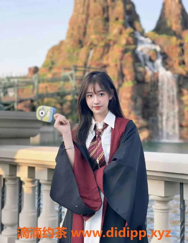 乌鲁木齐外围-乌市极品校花—168cm超长腿，3000元精彩体验