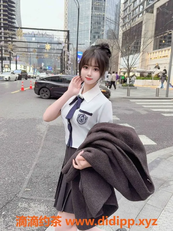 乌鲁木齐外围-乌市25岁牛奶肌女神，165高挑，服务优质