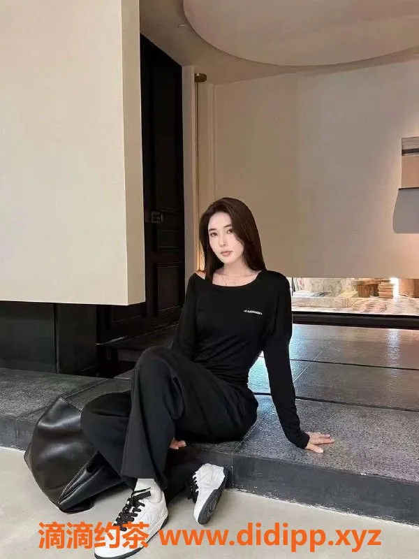 乌鲁木齐外围-乌市96年模特 完美御姐175/ D蜜桃臀