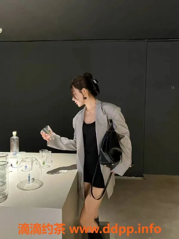 乌鲁木齐外围-乌市96年模特 完美御姐175/ D蜜桃臀