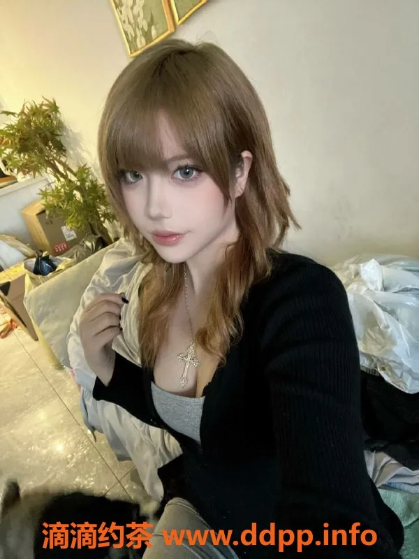 珠海楼凤-拱北染釉，身材火辣，胸围诱人