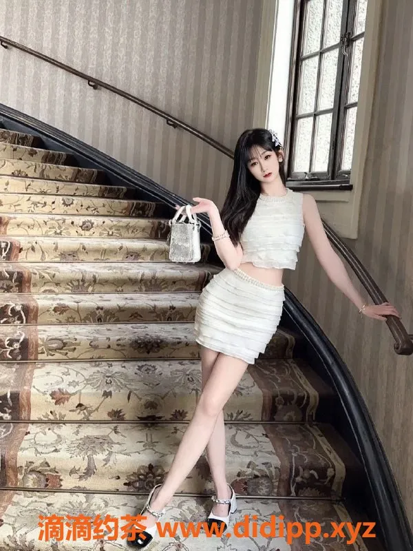 北京楼凤-朝阳双飞艺人语舒，23岁川妹子，172高挑B罩杯