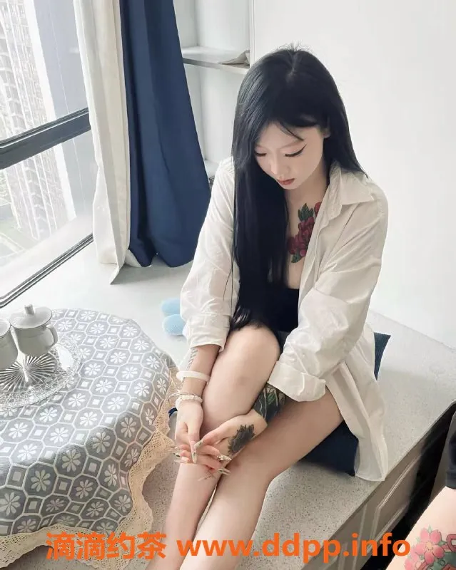 成都楼凤-武侯区嫩妹VV，童颜巨乳6p性价比高