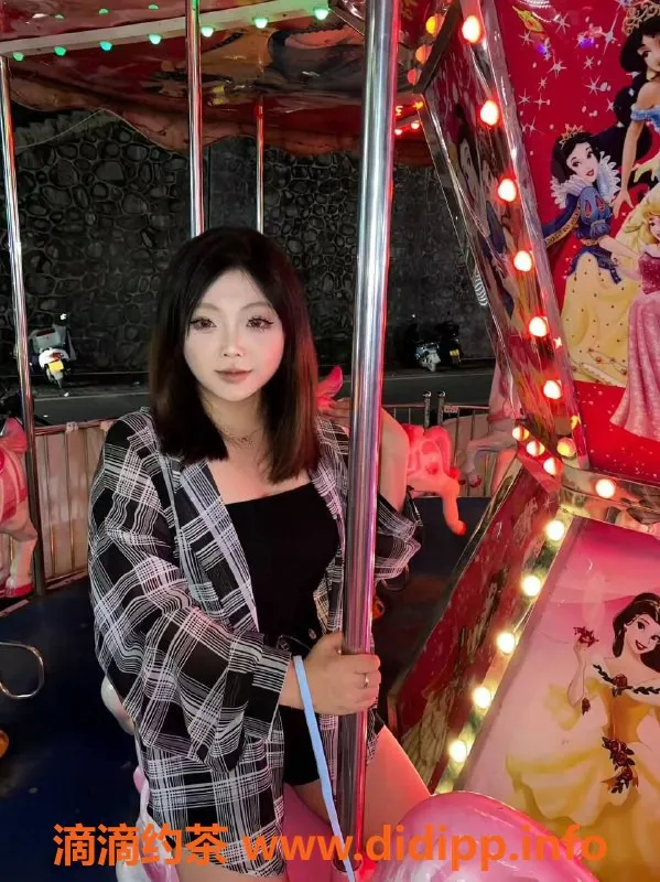 成都楼凤-武侯区幸运嫩妹，超高服务态度体验