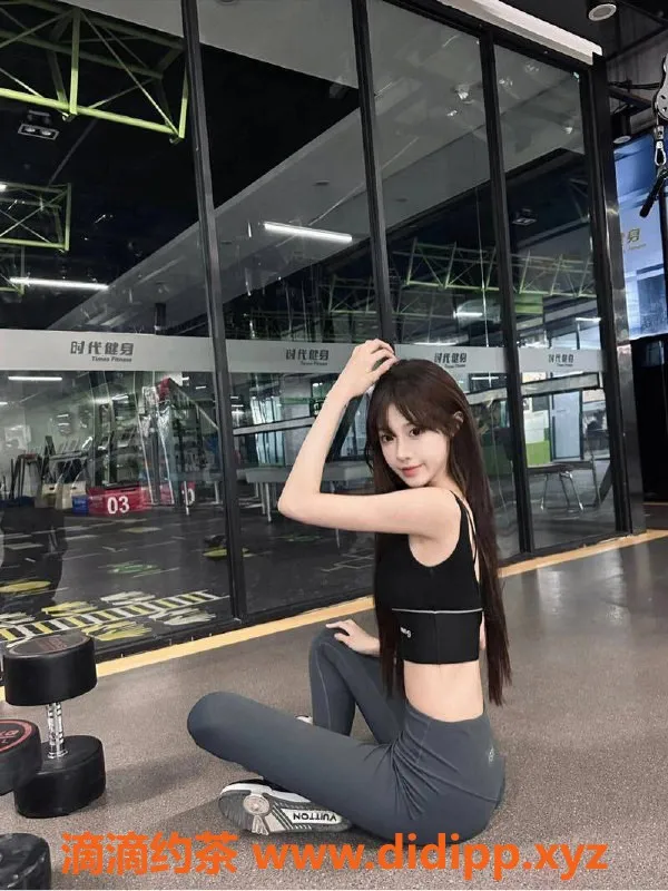 乌鲁木齐外围-乌市20岁可爱JK学生，167cm，96斤，服务柔和