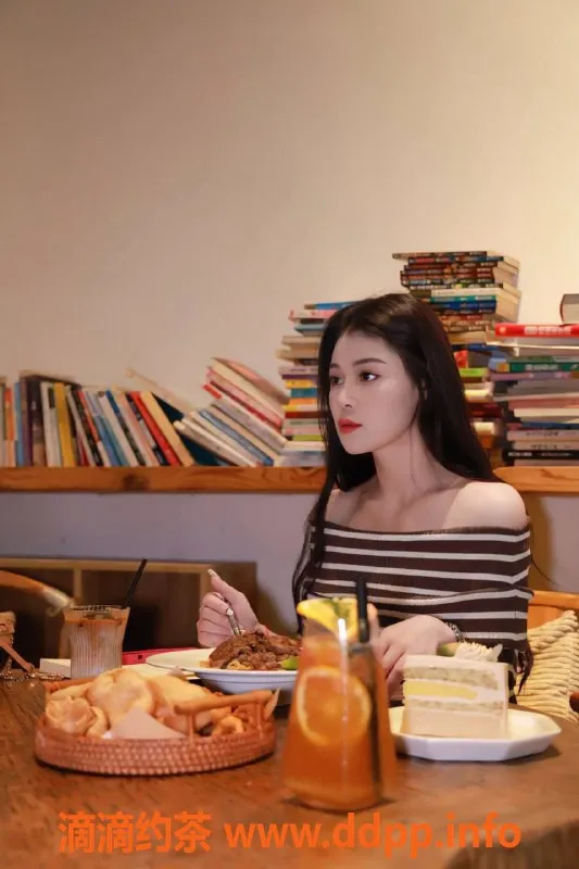 福州楼凤资源信息,仓山月月，163cm，98斤，36D，价格6💰