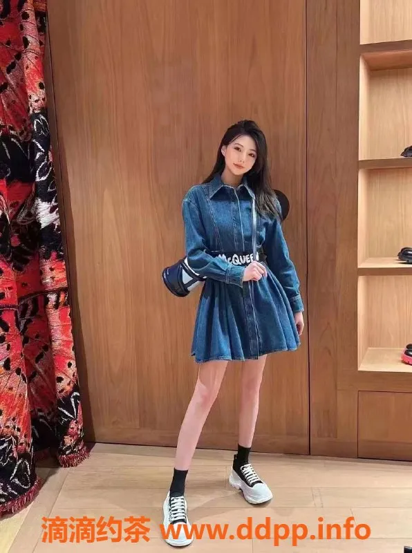 乌鲁木齐外围-乌市高学历兼职空乘，172CM S型身材