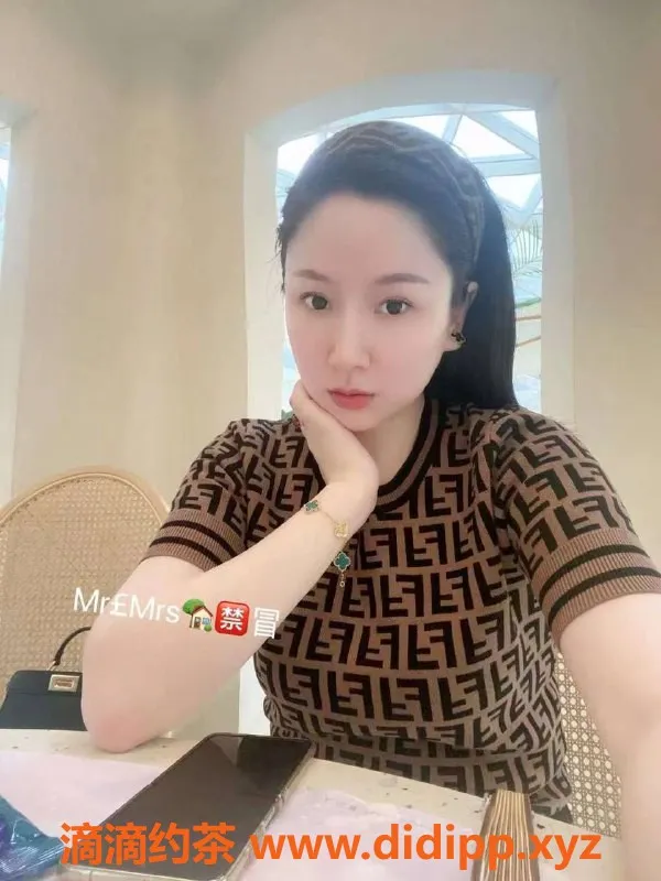 乌鲁木齐外围-乌市172cm纯欲天花板，D罩杯温柔妹子