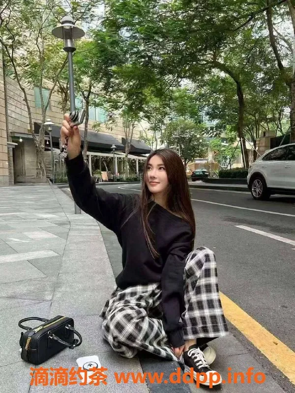 乌鲁木齐外围-乌市御姐模特 96年175身高 3000元起