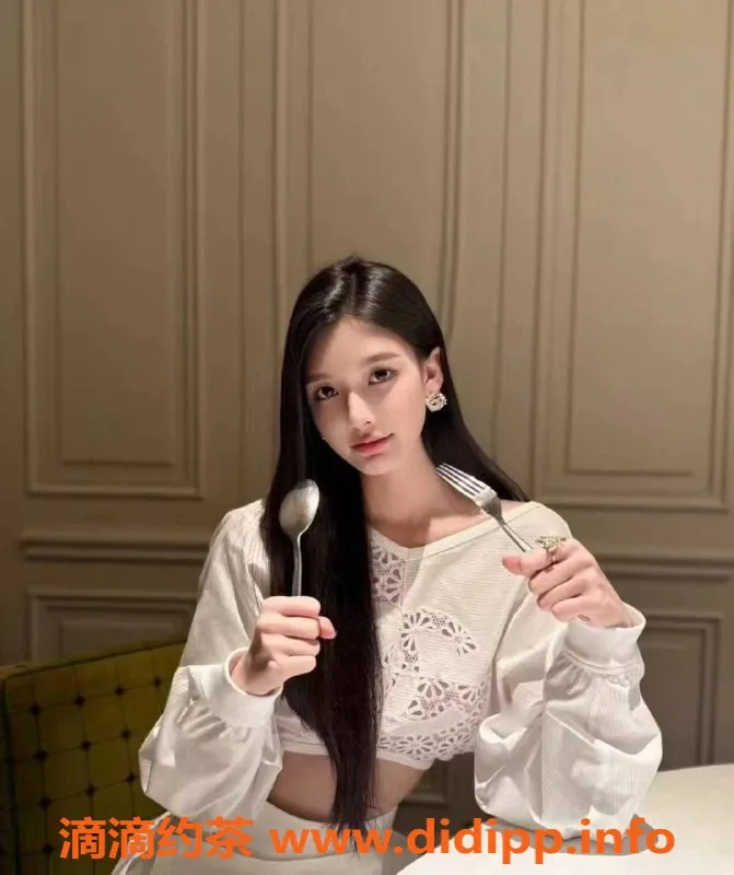 乌鲁木齐外围-乌市新人网红模特173高挑，C罩杯只需3000起！