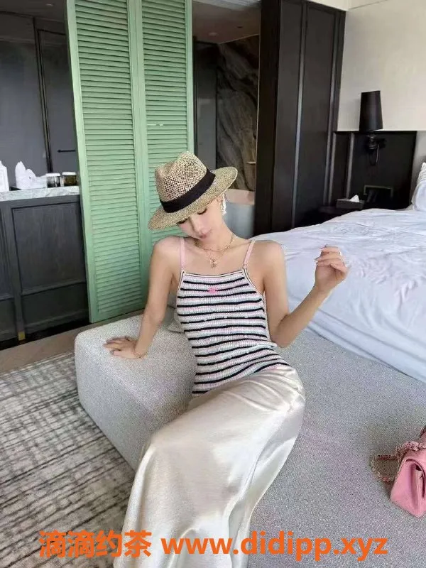 乌鲁木齐外围-乌市新人网红模特173高挑，C罩杯只需3000起！