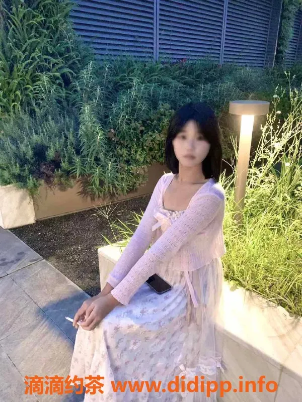 成都楼凤资源信息,成都小琪，172大长腿，600元嫩妹三件套