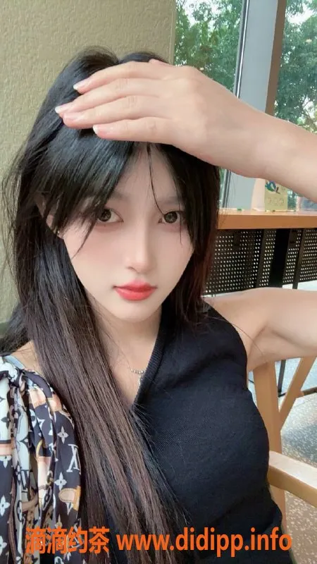 长沙楼凤-雨花区小乐嫩妹，大长腿只需600p