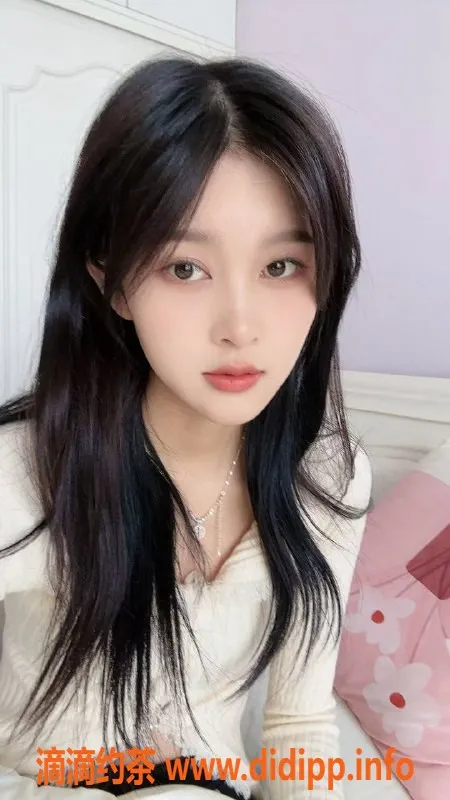 长沙楼凤-雨花区小乐嫩妹，大长腿只需600p