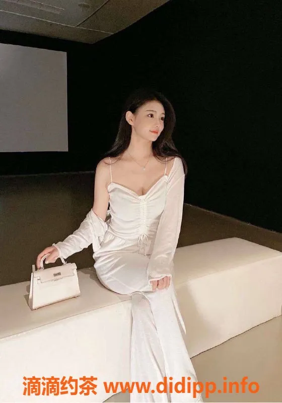 乌鲁木齐楼凤-新人健身教练，171cm甜美女友，年龄01