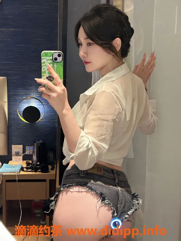 广州楼凤-海珠小可乐，身高165，价格900