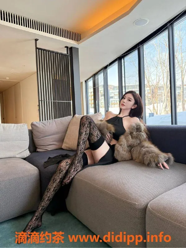 乌鲁木齐楼凤-高级自然脸美女，自媒体博主173高100斤大E罩杯